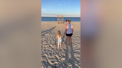 Girl With Cerebral Palsy Walks On Beach For First Time Fulfilling Goal | Happily TV