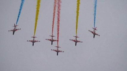 Chinese PLA jets draw Cupid heart in sky during 5-day air show in Changchun