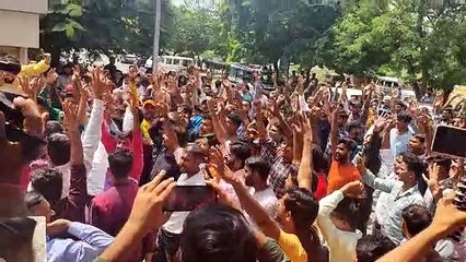 स्वायत्त शासन विभाग और कॉलेज आयुक्तालय पर अभ्यर्थियों का प्रदर्शन