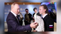 Putin Jajal Falconry, Tangan Digenggam Elang Putih