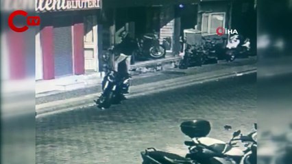 Arka kapıdan girdi, 300 binlik motosikletle ön kapıdan çıkıp gitti