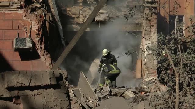 Al menos tres desaparecidos en dos bombardeos militares rusos en Sloviansk