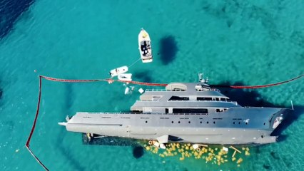 Le super yacht «007», en l'honneur de James Bond, s'échoue sur une île grecque