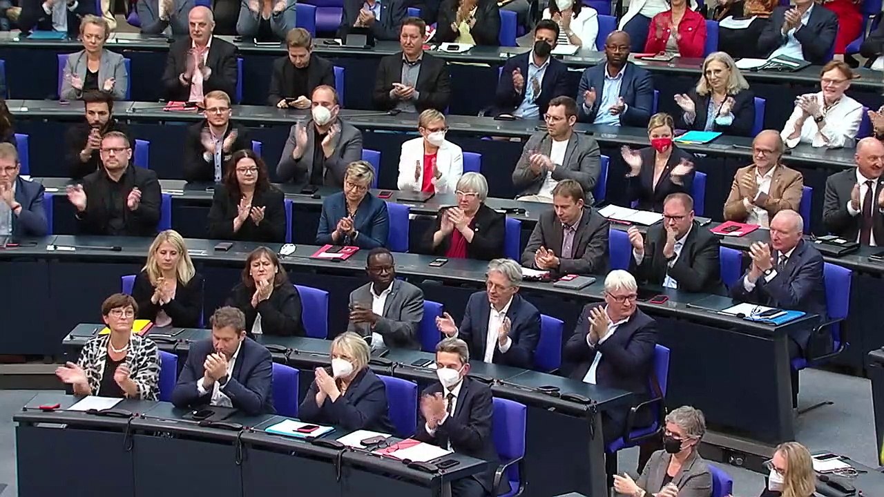 Scholz zu Merz: "Sie sind schief gewickelt"