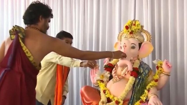 Ganesh Chaturthi celebrated at Hubballi Idgah Ground; Rape-accused Lingayat seer still not arrested; more