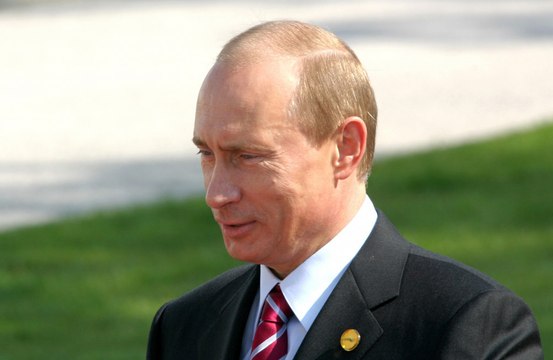Vladimir Putin no pudo ocultar sus gestos en una reunión con su general