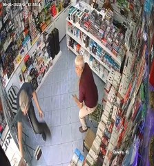 Aydın'daki depremde kaçış güvenlik kamerasına yansıdı