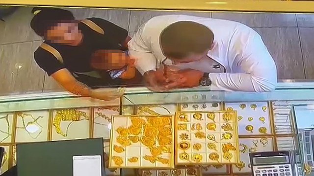 El çabukluğuyla 70 bin liralık kolye çaldı