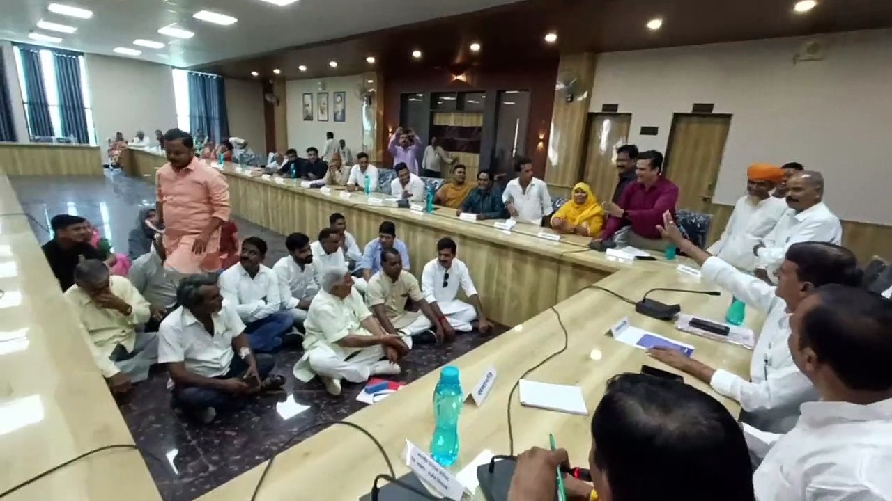  हंगामे के बीच बिना चर्चा के सभी प्रस्ताव पारित