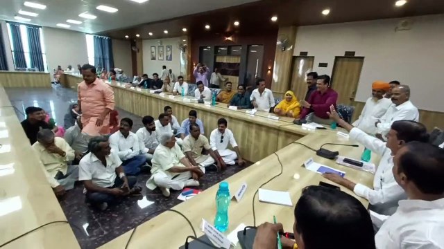  हंगामे के बीच बिना चर्चा के सभी प्रस्ताव पारित