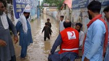 Türk Kızılay Pakistan'da gıda yardımlarına devam ediyor