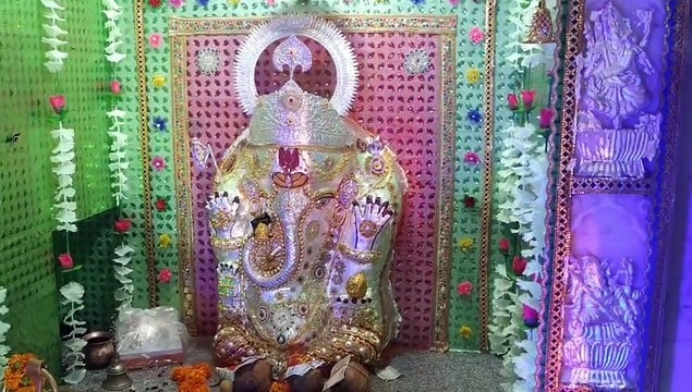 छप्पन भोग की सजाई झांकी, दर्शनां को उमड़ी श्रद्धालुओं की भीड़