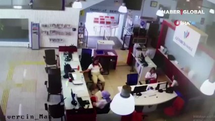 Deprem anı kamerada! Her şeyi bırakıp böyle kaçıştılar