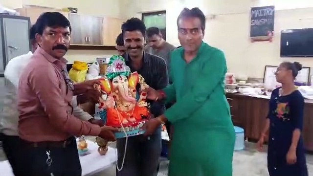 Ganesh chaturthi: दिव्यांग बच्चों ने मनाई इको फ्रेंडली गणेशोत्सव