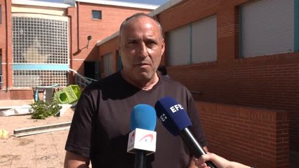 La tormenta en Beneixama hace volar las chapas metálicas del tejado del colegio