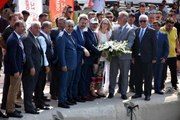 İzmir gündem haberleri | İZMİRLİ BALIKÇILARDAN YENİ AV SEZONU KUTLAMASI; 500 KASA BALIK DAĞITILDI