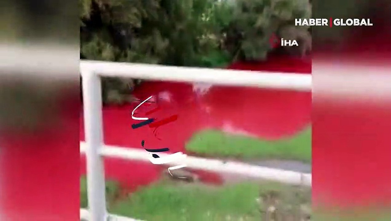 Balıkesir'in Susurluk ilçesinde rengi kırmızıya dönen derenin sırrı ortaya çıktı
