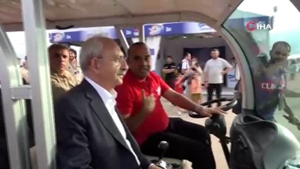 Kılıçdaroğlu'ndan TEKNOFEST'e sürpriz ziyaret