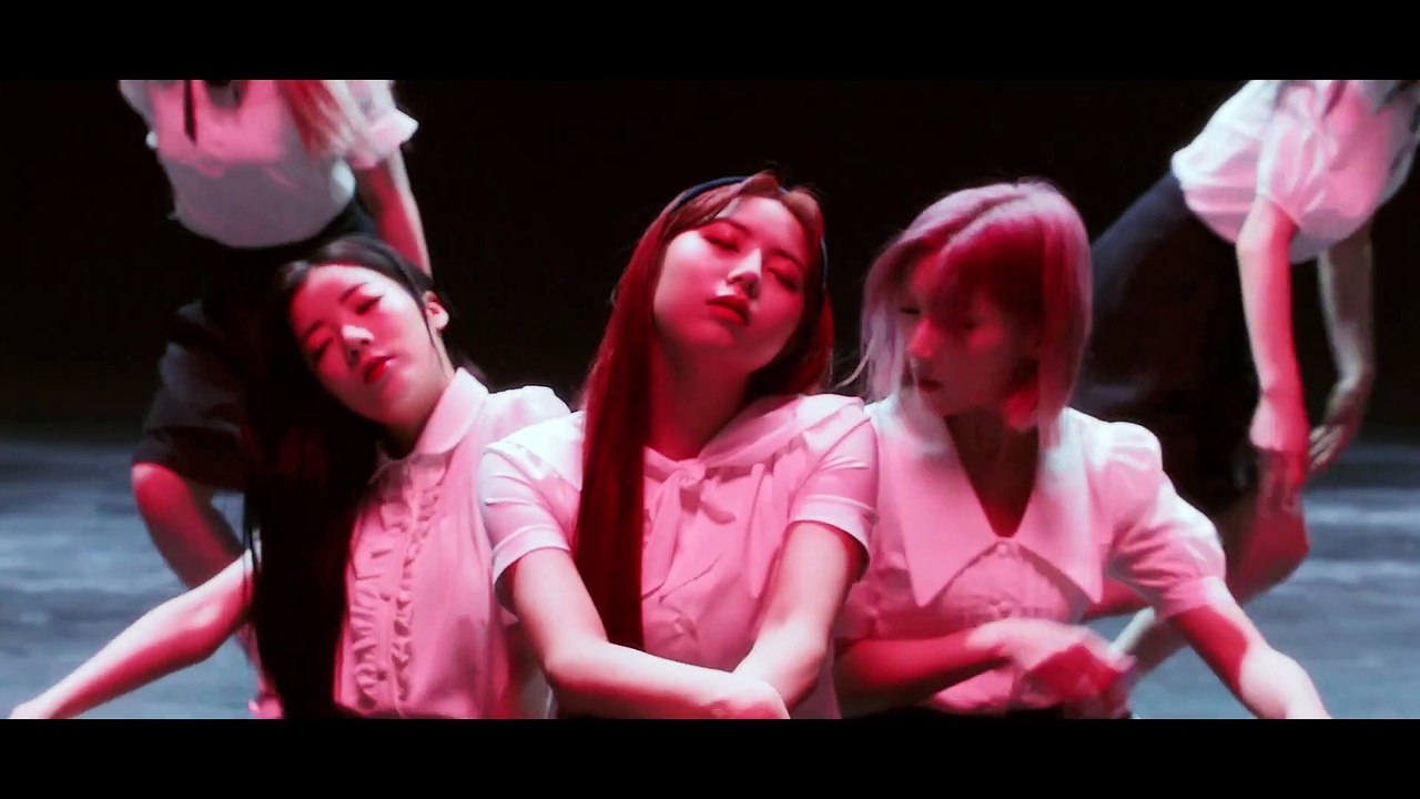 PURPLE KISS (퍼플키스) - Bye Bye Bully (Intro) & Nerdy