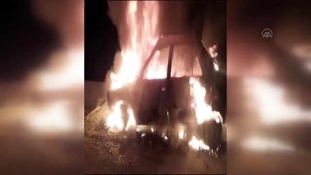 Son dakika haberleri... Alev alan otomobil itfaiye ekiplerince söndürüldü