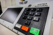 Advogado diz que mesário pode acionar polícia caso o eleitor leve celular para cabine de votação