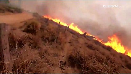 Câmera registra desespero de bombeiro ao tentar escapar de incêndio em Novo Progresso