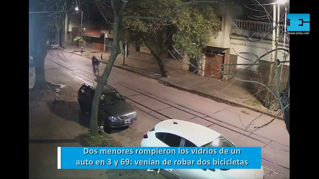 Dos menores rompieron los vidrios de un auto en 3 y 69 venían de robar dos bicicletas
