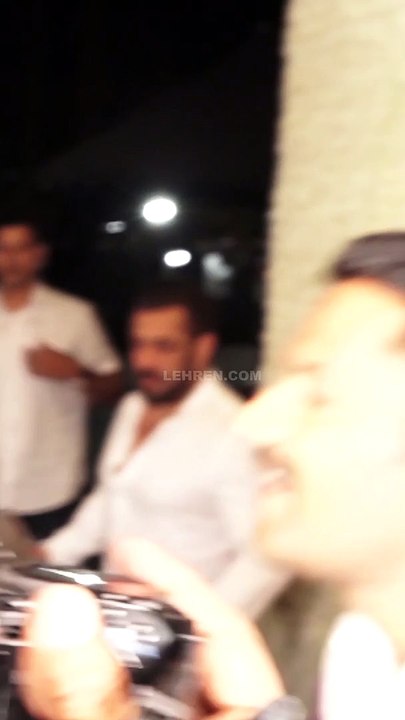 गणेश उत्सव के मौके पर सलमान खान पहुंचे बहन अर्पिता खान के घर #Shorts