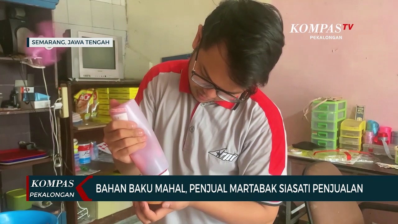 Bahan Baku Mahal, Penjual Martabak Siasati Penjualan