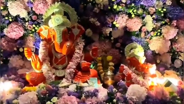 Salman Khan Performs Aarti At Arpita Khan's Ganpati Celebration , Leaves For Home Later