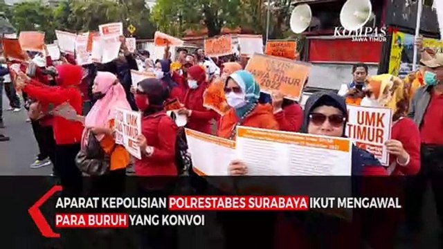 Demo Buruh Tolak Rencana Kenaikan BBM dan Revisi UMK 2022 di Surabaya