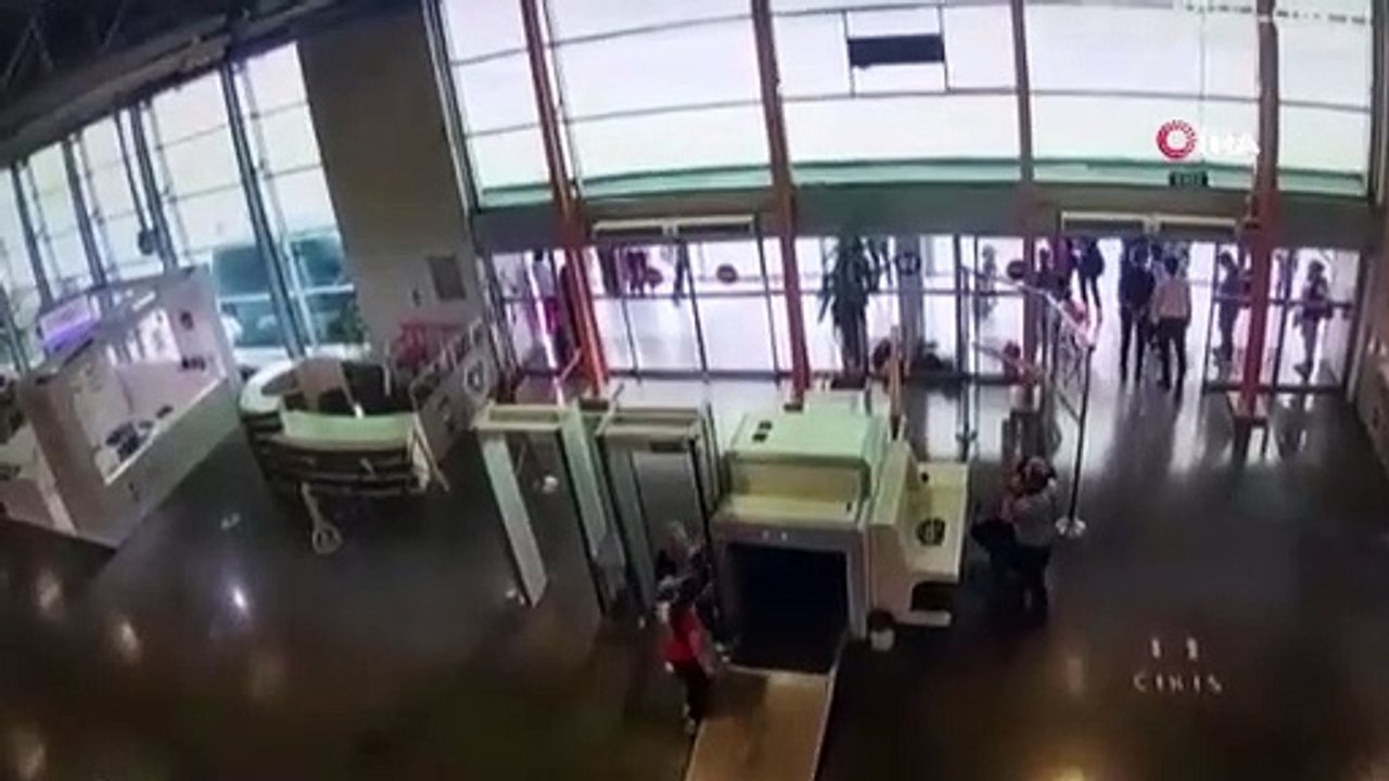 Bursa'daki kabus dolu an kamerada! Böyle çöktü