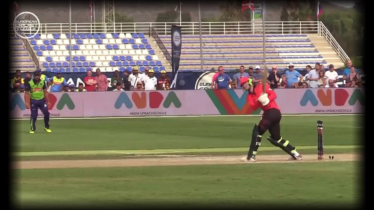 World Record Century - 137- off 39 balls (18x6,5x4)  - Fastest T10 Hundred - Scott Edwards - ECL19
