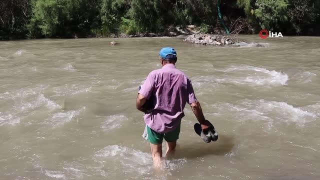 Son dakika haberleri! Kaza sonrası Oltu Çayı'nda kaybolan talihsiz adamı arama çalışmaları sona erdi