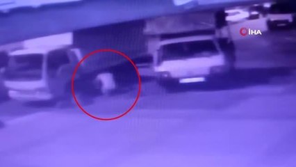 Park halindeki araçların akülerini böyle çaldılar