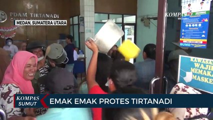 Emauk-emak di Medan Geruduk Kantor PDAM Tirtanadi