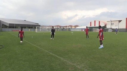 Descargar video: Bolu haberleri... Boluspor, Pendikspor maçı hazırlıklarını sürdürdü