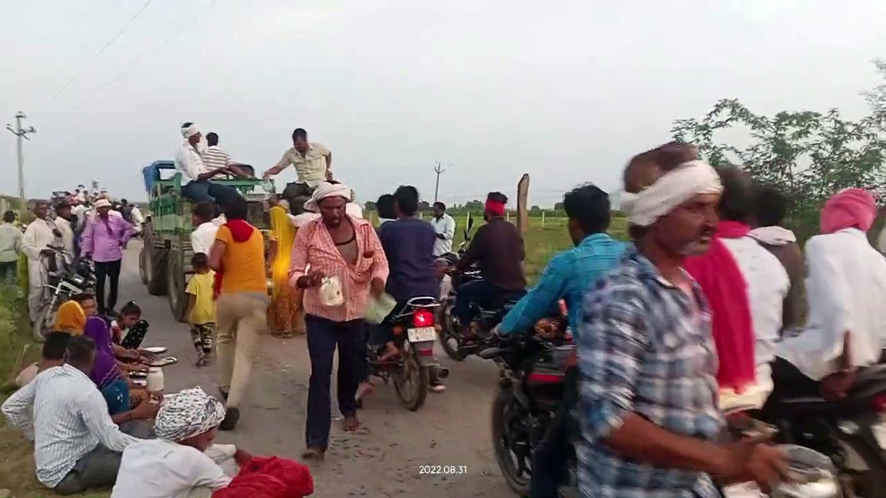 हजारों लीटर दूध व घी से बनी खीर, ट्रैक्टर-ट्रॉली से बटी प्रसादी