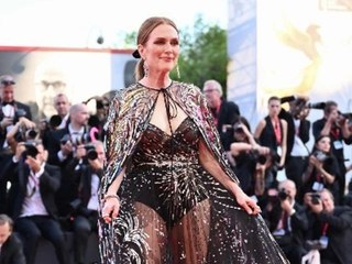 Filmfestspiele in Venedig: Julianne Moore begeistert in Glitzerkleid