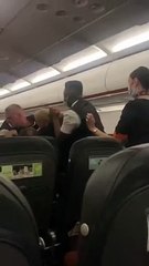 Nuevo incidente en un vuelo a Tenerife a piñazo limpio en las alturas