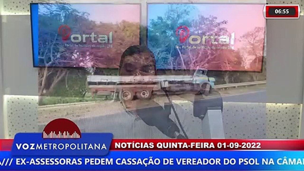 CAMINHÃO CARREGADO DE LENHA PERDE CONTROLE E COLIDE COM GUARD RAIL