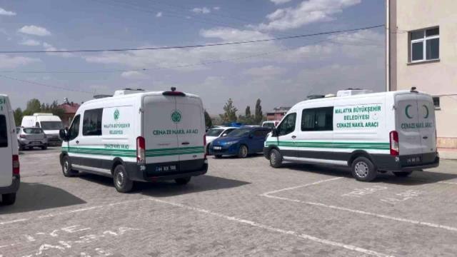 Son dakika haberi... Feci kazada hayatını kaybedenlerin cenazeleri yakınlarına teslim edildi