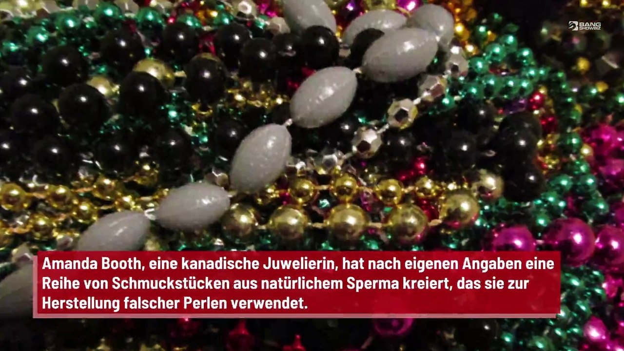 Frau stellt Perlenketten aus Spendersamen her