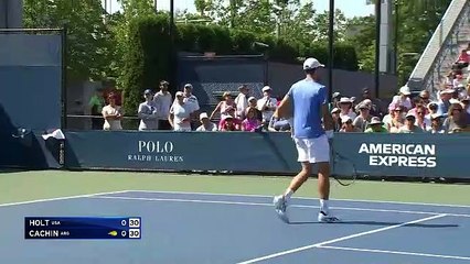 Pedro Cachín ganó un partido épico y se metió en tercera ronda.