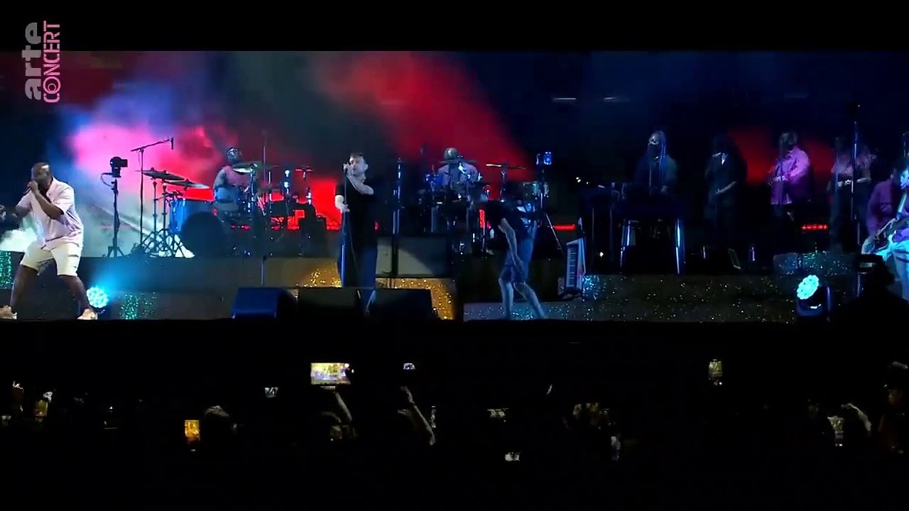 Gorillaz - Feel Good Inc. (Live)