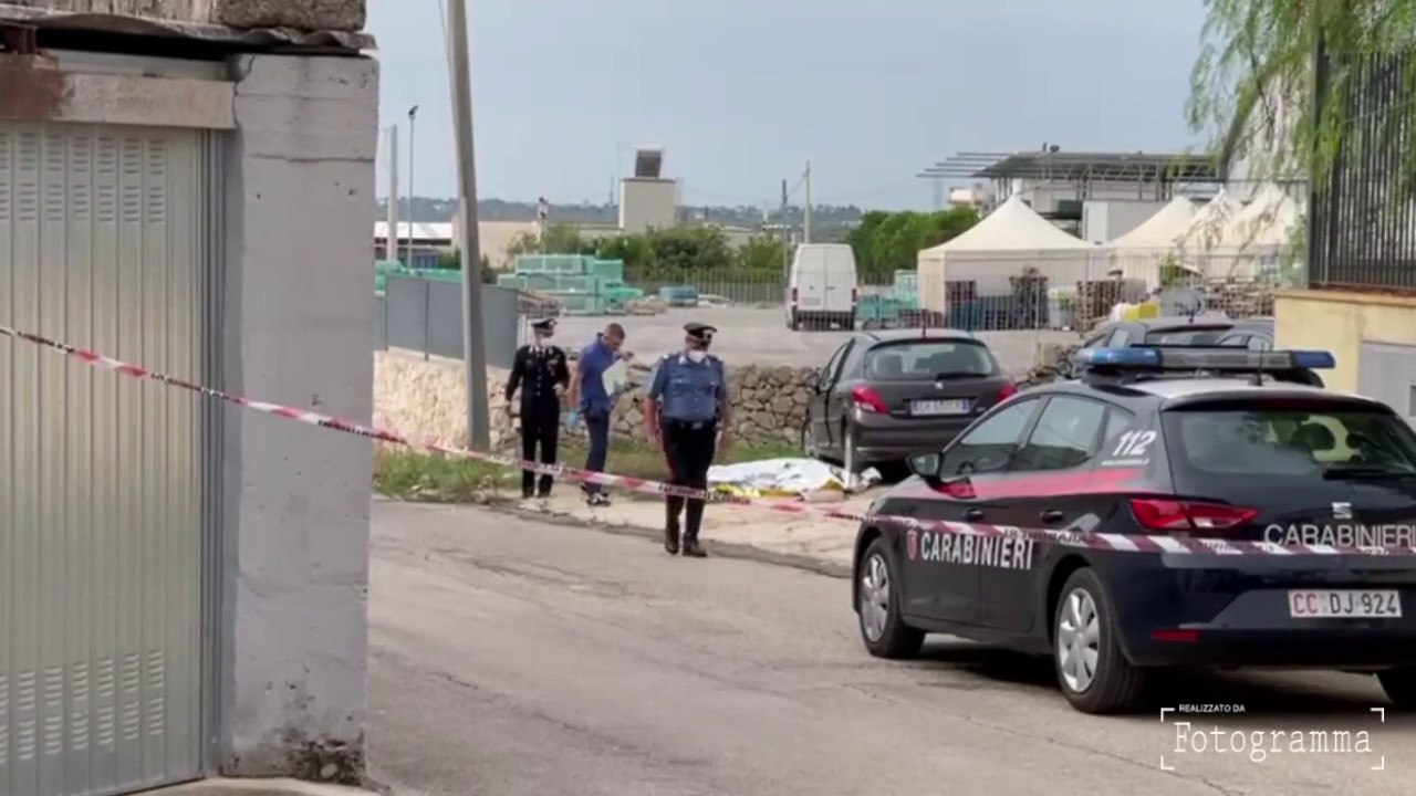 Brindisi, uccide l'ex compagna e poi si suicida