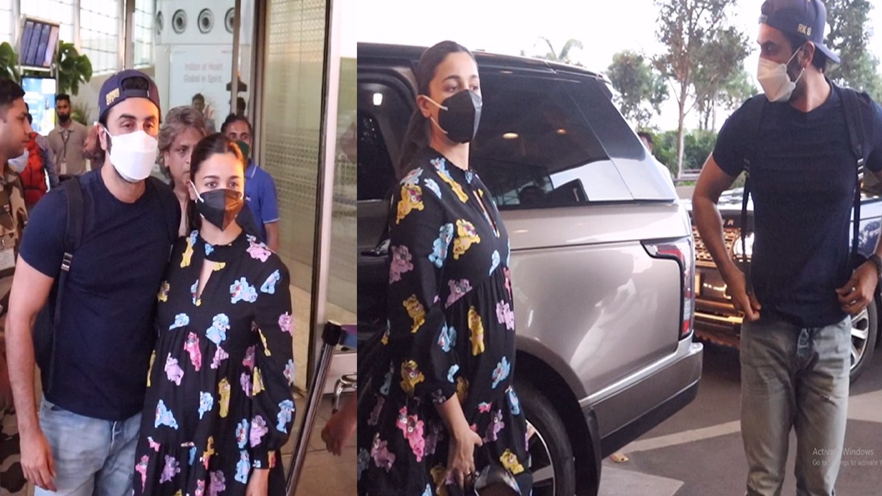 Pregnant Alia Bhatt and Ranbir Kapoor Spotted together at Mumbai Airport| *Spotted