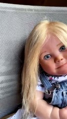 Reborn Doll June prend vie avec un filtre d'animation photo - Buzz Buddy