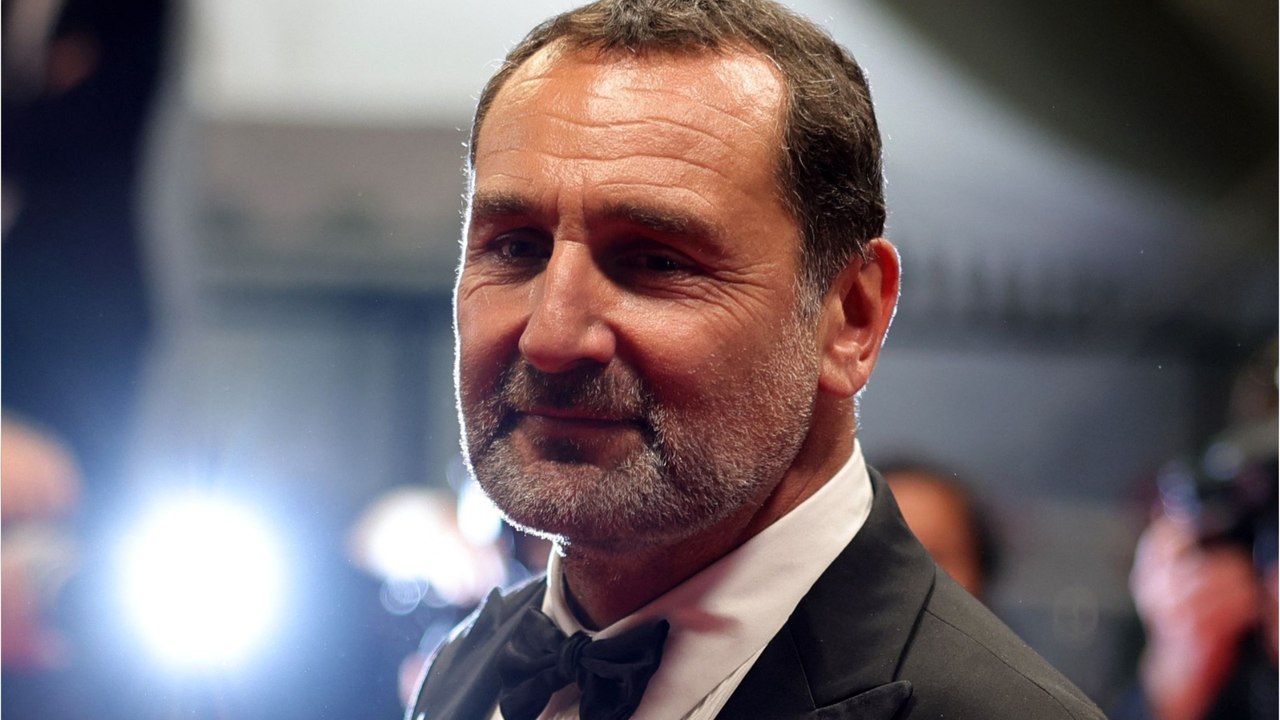 GALA VIDEO - Gilles Lellouche bouleversant sur le décès de son père : “Il n’y a pas une journée où je ne pense à lui”