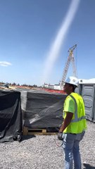 Tall Tornado frappe près du chantier - Buzz Buddy